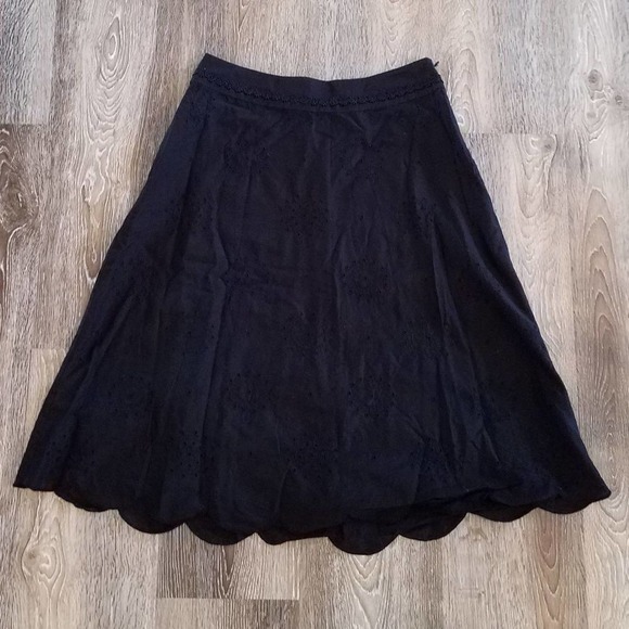 LIZ CLAIBORNE Petite Cotton Eyelet Scalloped Skirt - Picture 1 of 3